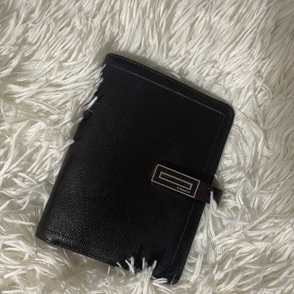 Vintage Leather Billfold Wallet w/ Coin Pocket - COACH